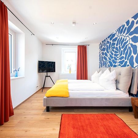 Bunter Hund Apartments - Zentrales Apartment, Parkplatz, Wintergarten, Kinderzimmer Ротенбург-на-Таубере Экстерьер фото