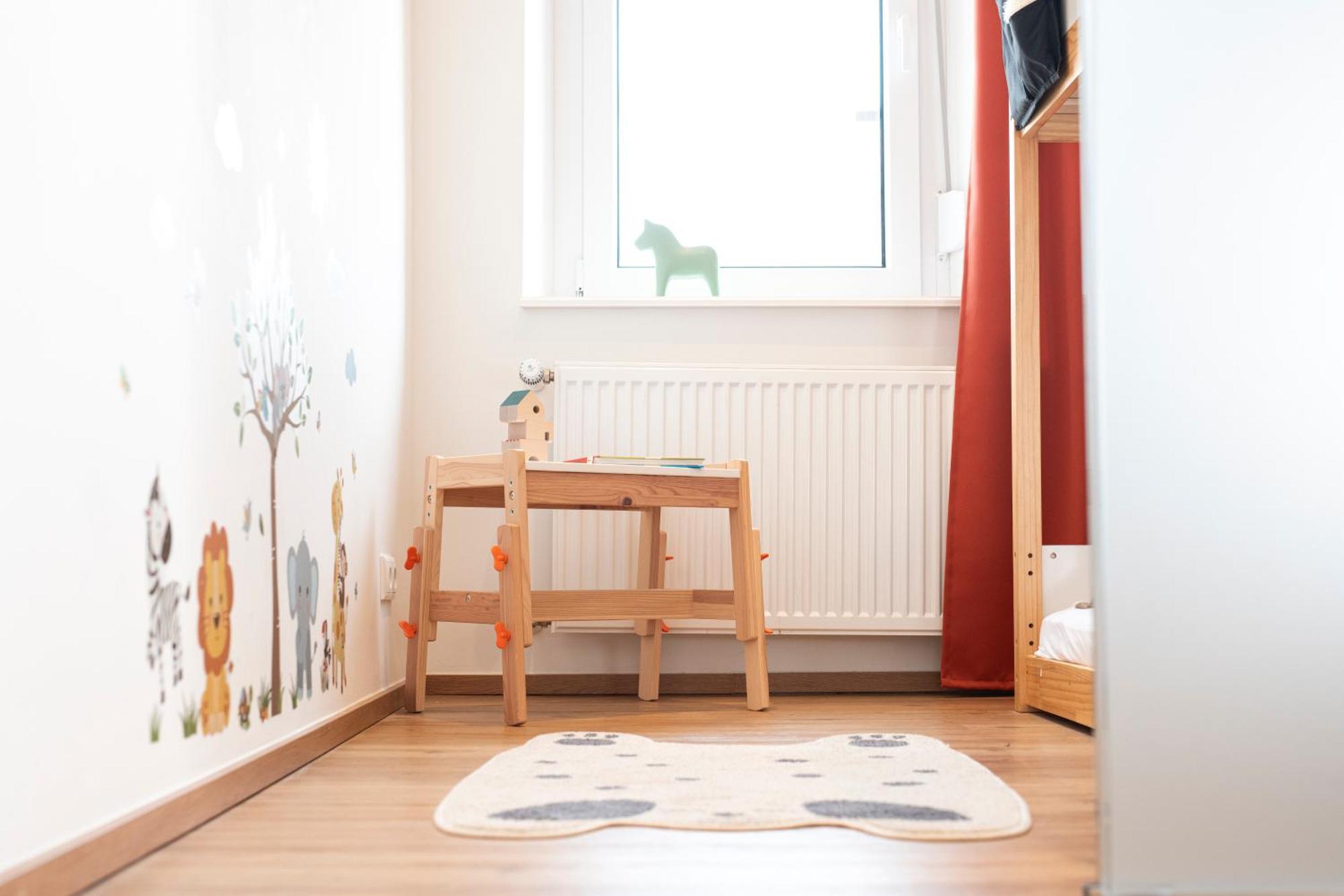 Bunter Hund Apartments - Zentrales Apartment, Parkplatz, Wintergarten, Kinderzimmer Ротенбург-на-Таубере Экстерьер фото